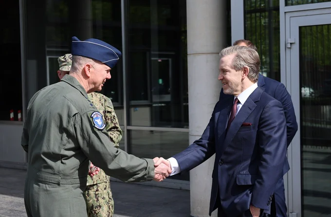Gen Guillot with U.S. Ambassador to Denmark Kenneth A. Howery