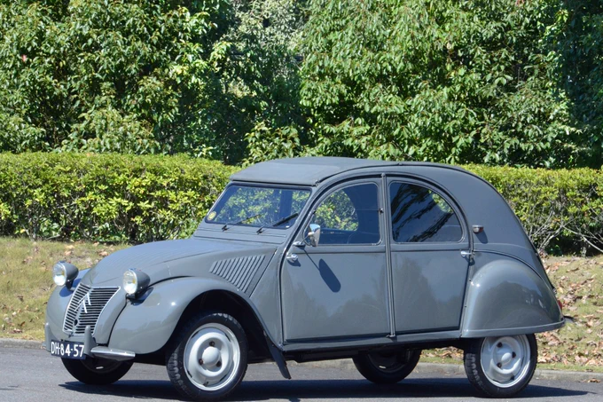 シトロエン 2CV（1953年）＜宮﨑駿監督の愛車として知られた車両＞
