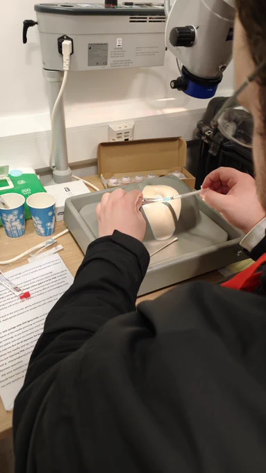 Close up model injection simulation in wet lab