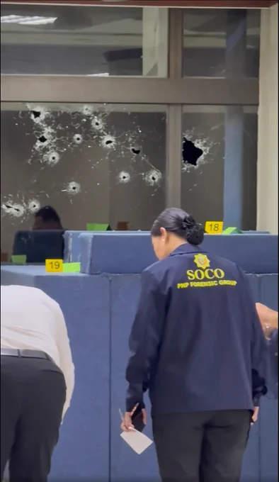SENATE SHOOTING AFTERMATH

LOOK: SOCO operatives from the PNP Forensic Group are gathering evidence on the second floor of the Senate building, where the shooting incident took place on Wednesday night.

DILG Secretary Jonvic Remulla earlier confirmed that no one was killed or injured in the shooting. | 📸: Israelito Torreon

Follow our live updates here: https://www.inquirer.net/475025/live-updates-bato-dela-rosa-faces-icc-warrant-of-arrest/