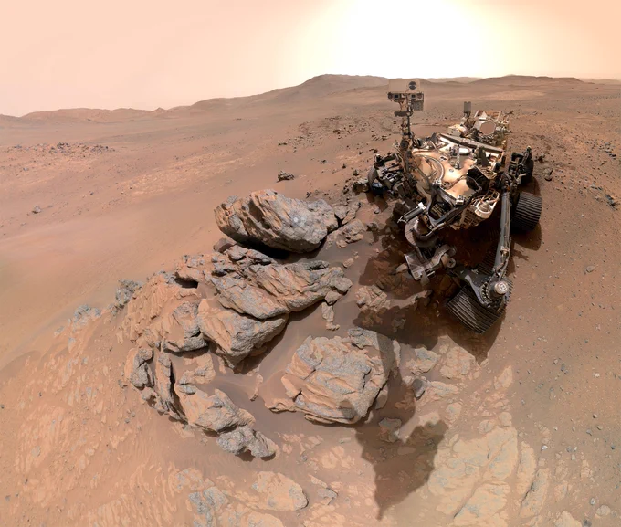 Self-portrait image of NASA’s Mars Perseverance rover west of the Jezero Crater rim looking forward.
