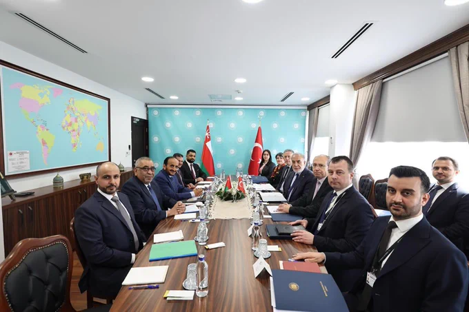 صورة لجلسة المشاورات.