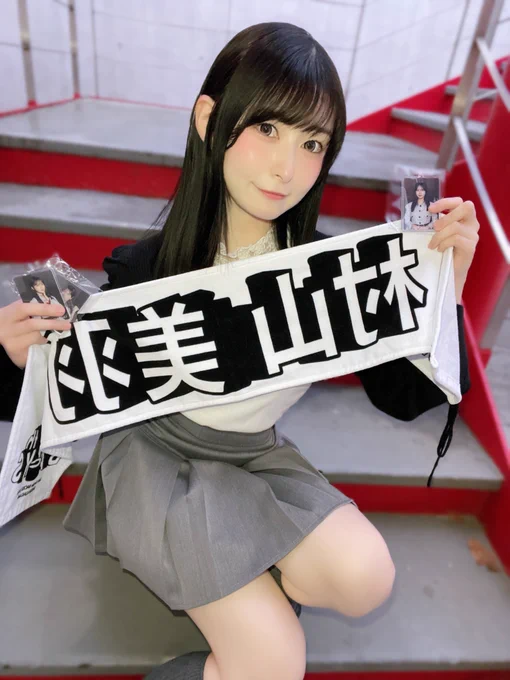 ドライフルーツ、国立のライブで惚れて、またライブでドライフルーツ見れたらいいな〜
って思ってたらBACKS LIVE!!がこれからだと知り、見たい！！！！！と思い立ったあまの。

こんなすぐ見れるチャンス来るなんて、、、


会場チケットはすでに完売してたので、現地で配信見よう〜と、ADHDのフッ軽見せつけてきた。



感想をね、短く書くつもりがALTの限界1000字を超えたのでリプ欄に付け足します。笑

あまの視点感想。