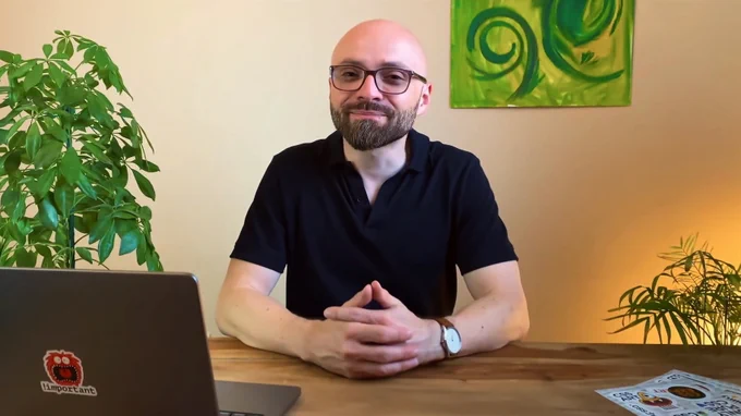Zoran Jambor in the YouTube recording studio.