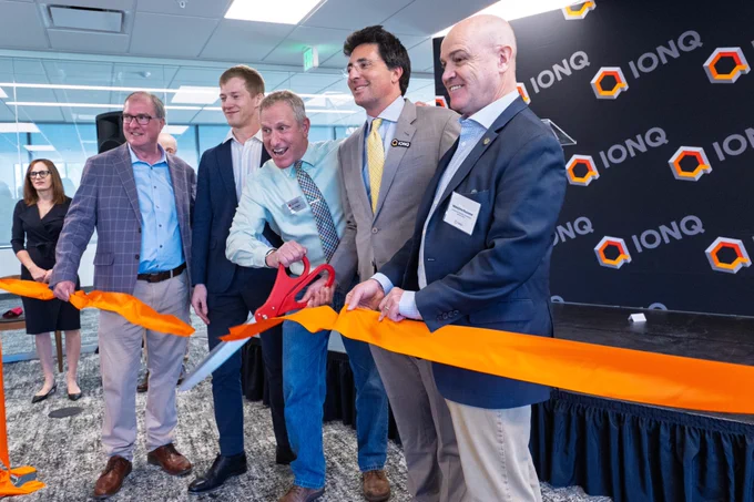 Massimo Ruzzene, CU Boulder Vice Chancellor for Research and Innovation, right, participates in the IonQ ribbon cutting ceremony. Image credits: Glenn J. Asakawa/University of Colorado