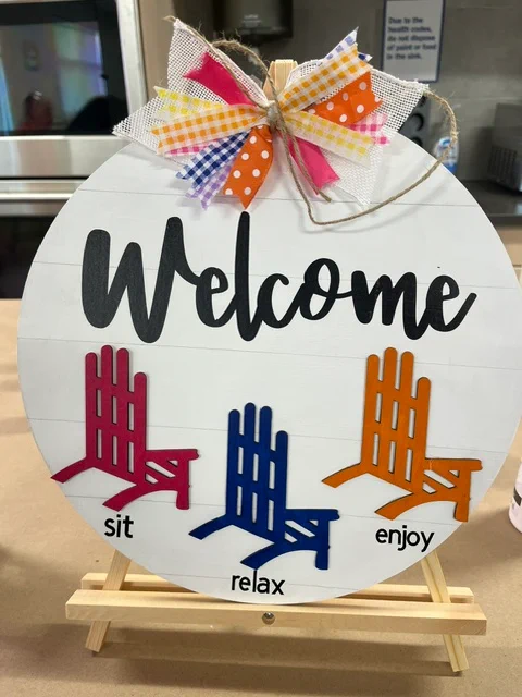 Welcome Round craft class at Half Hollow Hills Community Library
