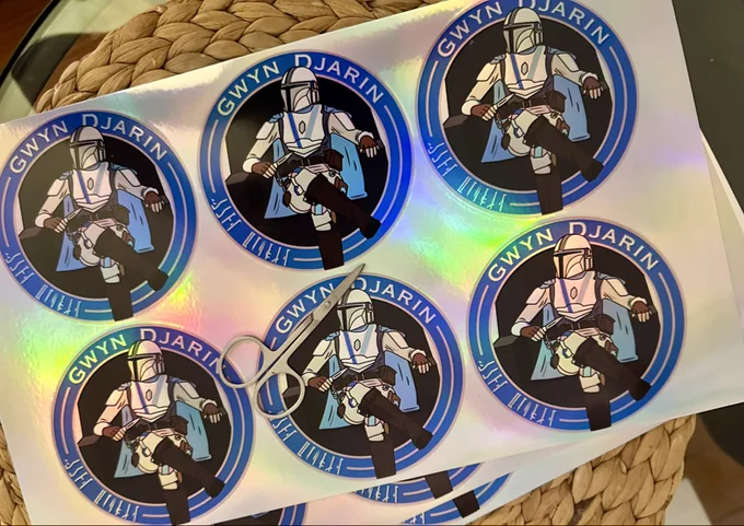 Glitzersticker von Mandalorianer und Schere