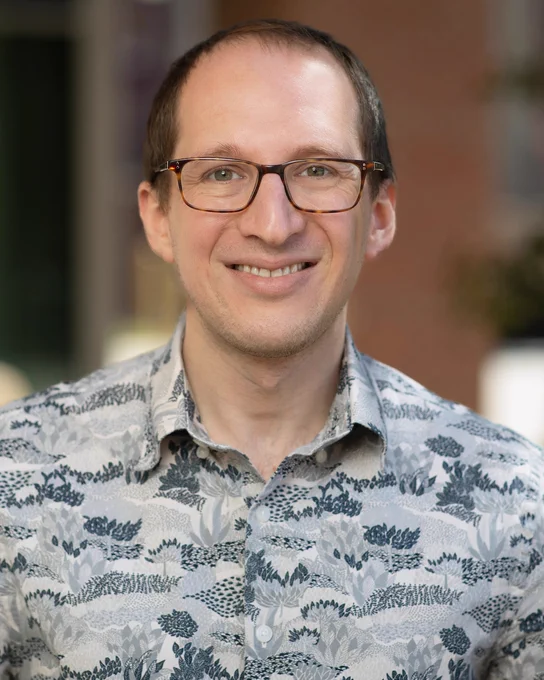 Headshot photo of Michael Diamond.