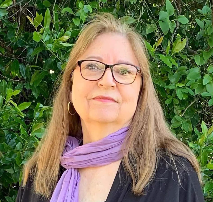 Mary Holcolm Headshot