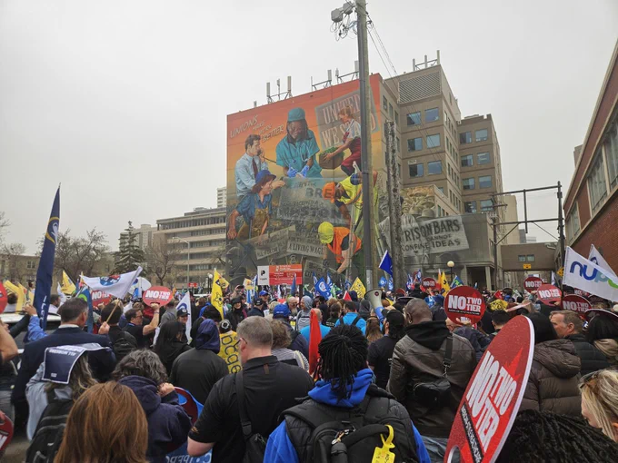 CUPW delegates at the 31st Constitutional Convention of the Canadian Labour Congress, Winnipeg, Manitoba #CLC2026 #CUPWCLC2026

Délégation du STTP à la 31e assemblée générale du Congrès du travail du Canada à Winnipeg (Manitoba) #CTC2026 #STTPCTC2026