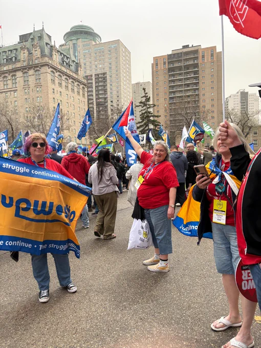 CUPW delegates at the 31st Constitutional Convention of the Canadian Labour Congress, Winnipeg, Manitoba #CLC2026 #CUPWCLC2026

Délégation du STTP à la 31e assemblée générale du Congrès du travail du Canada à Winnipeg (Manitoba) #CTC2026 #STTPCTC2026