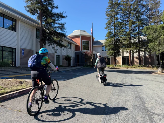 En reconocimiento del Bike to Work Day el 14 de mayo de 2026, el personal del condado acudió al trabajo en bicicleta para promover la salud, la sostenibilidad y el uso de medios de transporte alternativos.