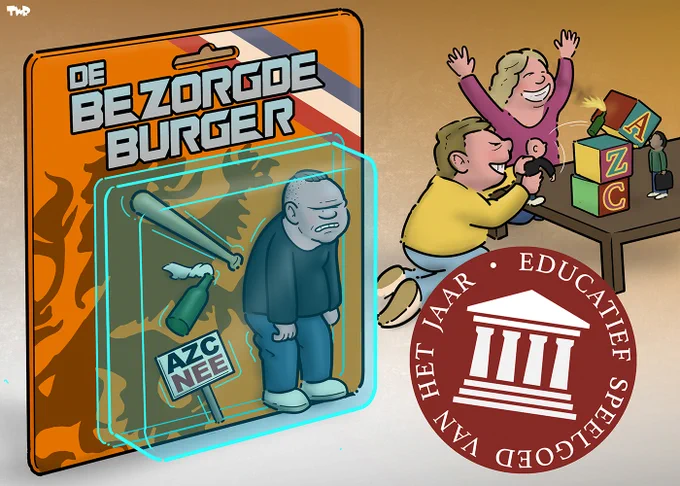 Cartoon waarop een actiefiguur in verpakking te zien is. De oranje verpakking heeft de tekst 'De bezorgde burger', een afbeelding van een Hollandse leeuw en een omgekeerde vlag. Door een plastic ruit zien we de actiefiguur: een kaalgeschoren brede man. Naast hem zijn in het plastic attributen verpakt: een honkbalknuppel, een molotovcocktail en een protestbord met de tekst 'AZC NEE'. In de hoek van de cartoon staat het logo van Forum voor Democratie met de tekst 'Educatief speelgoed van het jaar'. In de achtergrond zien we twee kinderen met de actiefiguur spelen, waarbij ze met de speelgoed-molotovcocktail een blokkentoren (met de letters A,Z en C) omvergooien.