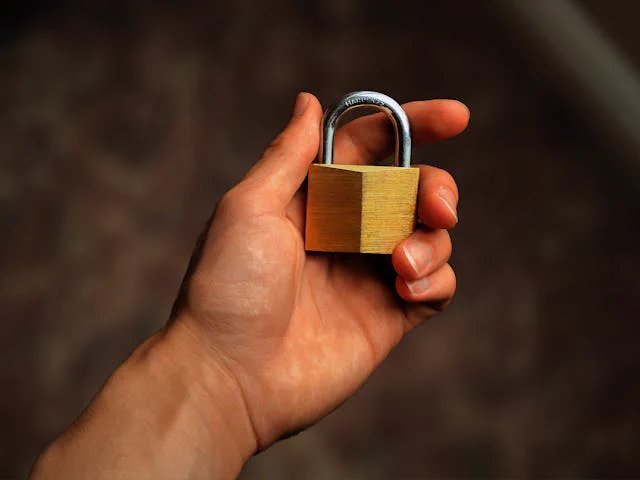 We break down 9 habits for better password security.

But here is the real secret sauce: If you implement Habits 8 and 9, the first seven habits become essentially automatic.

Find out what these habits are and how to make your digital life more secure. 