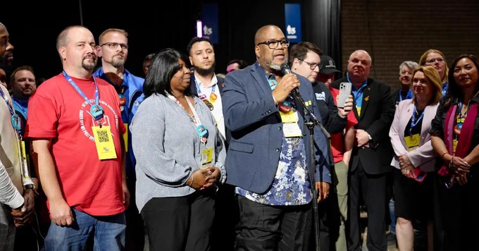 Le STTP est fier de féliciter le confrère Marc-Édouard Joubert pour son élection au poste de vice-président exécutif du Congrès du travail du Canada (CTC) lors de la 31e assemblée générale du CTC à Winnipeg! 

So-so-so… solidarité!