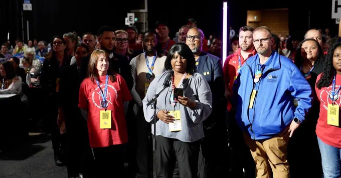 CUPW is proud to congratulate our own Brother Marc-Édouard Joubert on his election to the position of Executive Vice-President of the Canadian Labour Congress at the CLC’s 31st Constitutional Convention in Winnipeg!  So-So-So… Solidarité!
 
#CLC2026 #CUPWCLC2026 #canlab