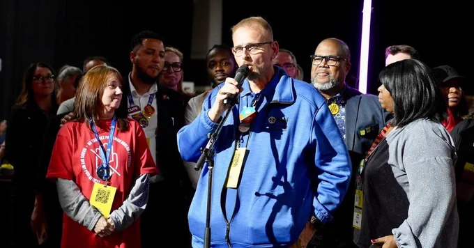 CUPW is proud to congratulate our own Brother Marc-Édouard Joubert on his election to the position of Executive Vice-President of the Canadian Labour Congress at the CLC’s 31st Constitutional Convention in Winnipeg!  So-So-So… Solidarité!
 
#CLC2026 #CUPWCLC2026 #canlab