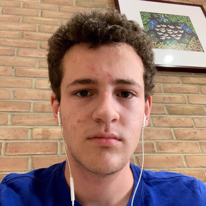 selfie of me in 2019 at age 18 and before i transitioned