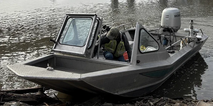 Preparing to launch a boat on the Missouri River at Jefferson City, MO.