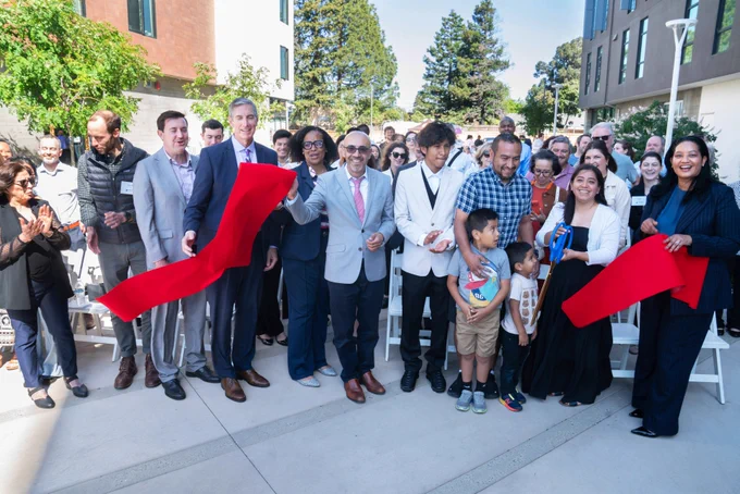 ribbon cutting ceremony
