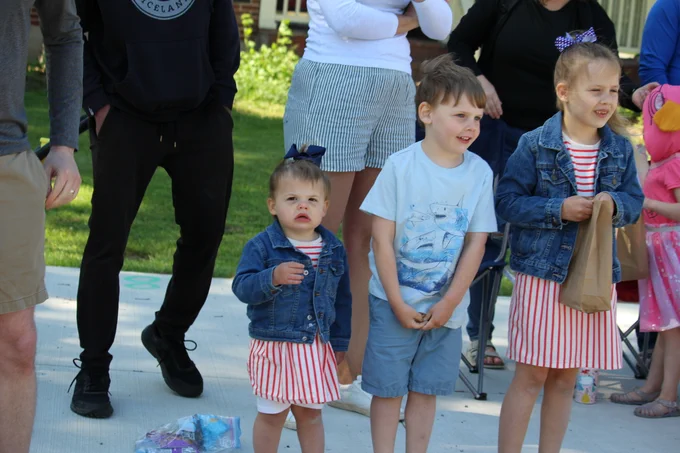 kids at parade