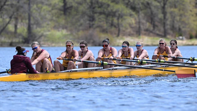 Gophers' 4V8 crew