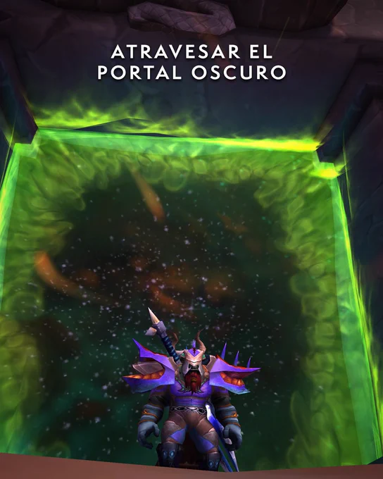 La imagen se titula \u00ABAtravesar el Portal Oscuro\u00BB. Al fondo se ve el Portal Oscuro: un portal verde brillante con un centro m\u00E1s oscuro del que brotan efectos m\u00E1gicos. Frente al portal hay un orco con una armadura de tonos morados. El orco lleva una espada a su espalda que recuerda a un arma legendaria... \u00BFAlguien ha dicho [Trueno Furioso, Espada Bendita del Hijo del Viento]?