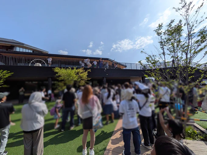 餅まきの風景の写真。