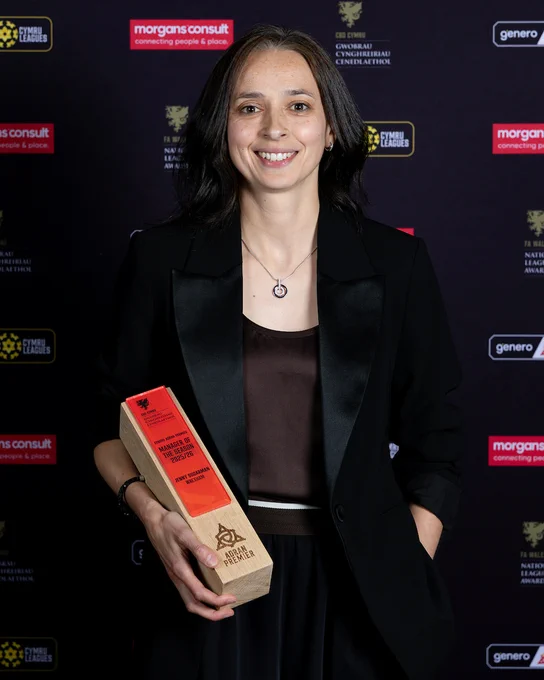 Genero Adran Premier Manager of the Season - Jenny Sugarman. 