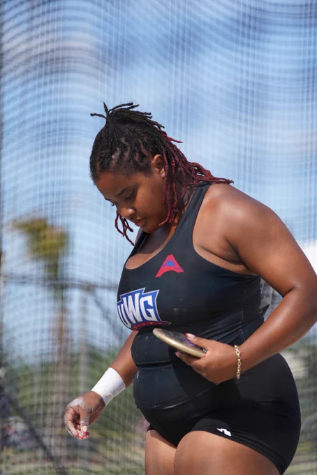 Day Atkins with a discus