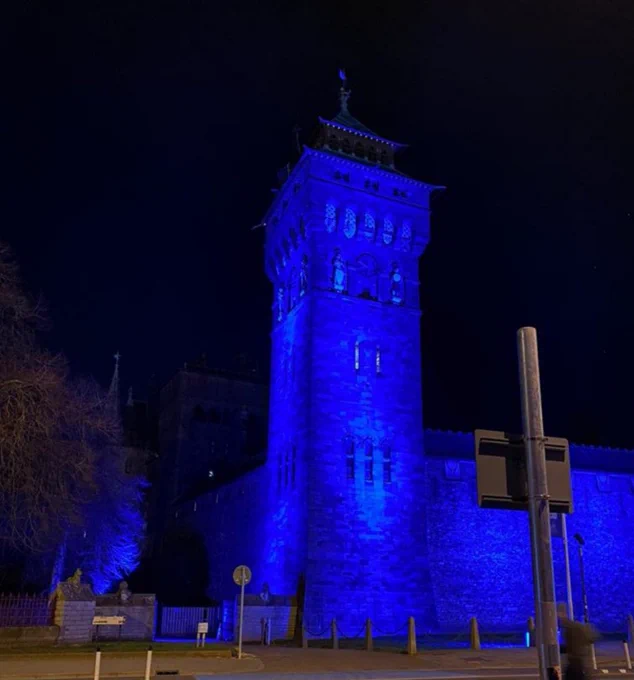 castle blue/castell glas