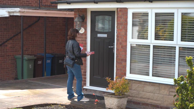 Lucy door knocking 