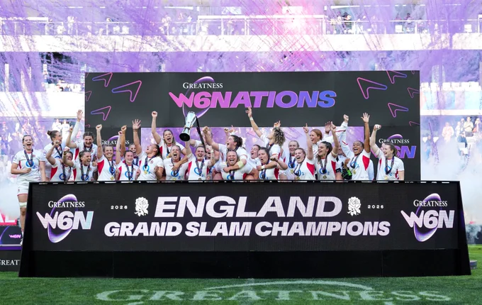 The Red Roses raise the 2026 Guinness Women's Six Nations trophy!