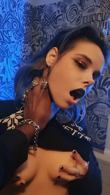 cum to me onlyfans.com/vampsuccinc 