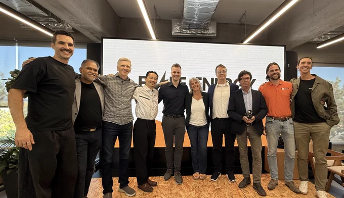 Left to right: Havier Hermosa (Braiins), Bipin Patel (CEO, Flexionics), Daniel Batten (Founder CH4 Capital), Kenji Tateiwa (CEO, AgileX), Charlie Fritsche (Terrahash), Rachel Geyer (Chair, EBEA), Bastian Desteuque (directeur général, INBi), Paulo Gonçalves (Owner, Saigrene), Bert de Groot (founder, BitcoinBloem), Joe Nakamoto (Journalist, Filmmaker and MC)