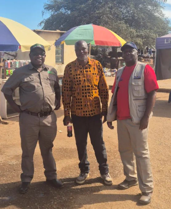 Meet another part of our incredible team on the ground in Glendale, featuring our enumerator Mr. Dhliwayo working alongside Mr. Viriri from ZIMSTAT!
From 14 May to 15 June 2026, our teams are collecting key data aimed at driving economic growth and productivity.
Your cooperation matters. 
#NCBS #CompetitivenessZim #NCCZim #ZIMSTAT
