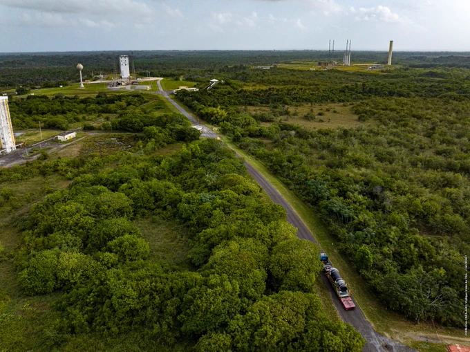Zefiro-40 on the road to the Vega-C launch pad.