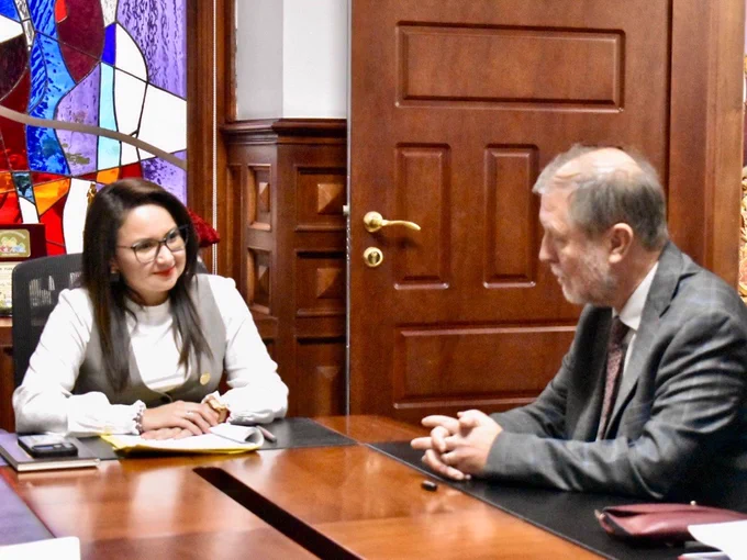 Jan Jarab junto a la ministra de Gobierno, Nataly Morillo. Foto: ACNUDH