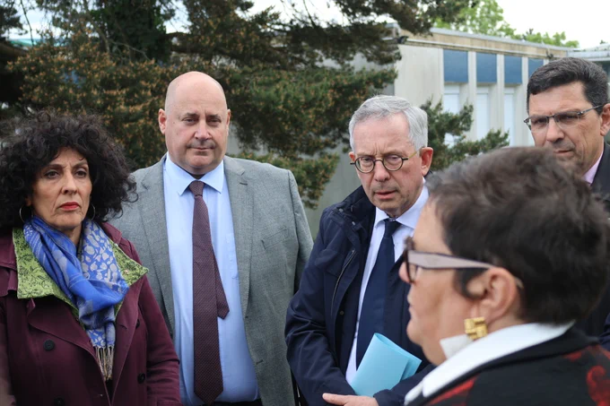 Déplacement des autorités au sein du  collège Jean-de-La-Fontaine.