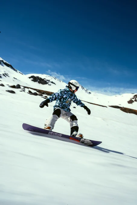 Photo de moi sur un snowboard