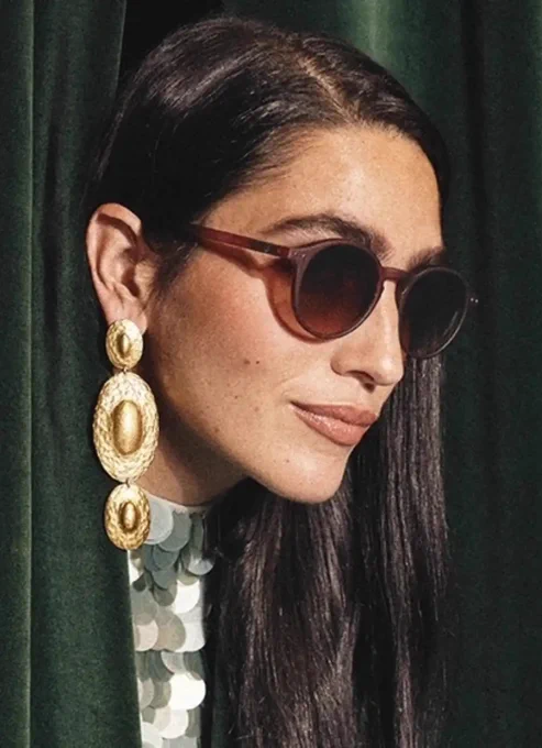 Model wearing IZIPIZI sunglasses