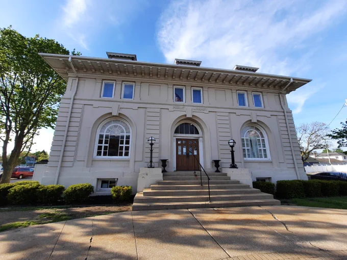 Front entrance of the original Carnegie building portion of the Ludington Library.