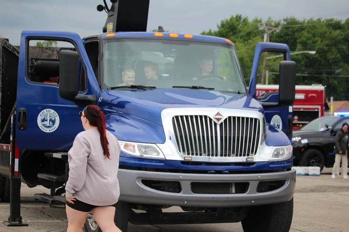 children in truck