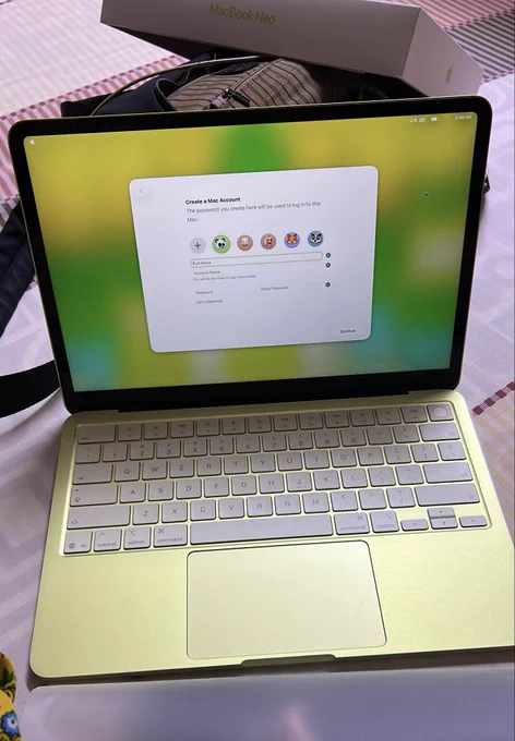 unboxed my new MacBook Neo for app development 🔥 Setting up for Flutter projects as an Indie Hacker. Day 1 of Build in Public.