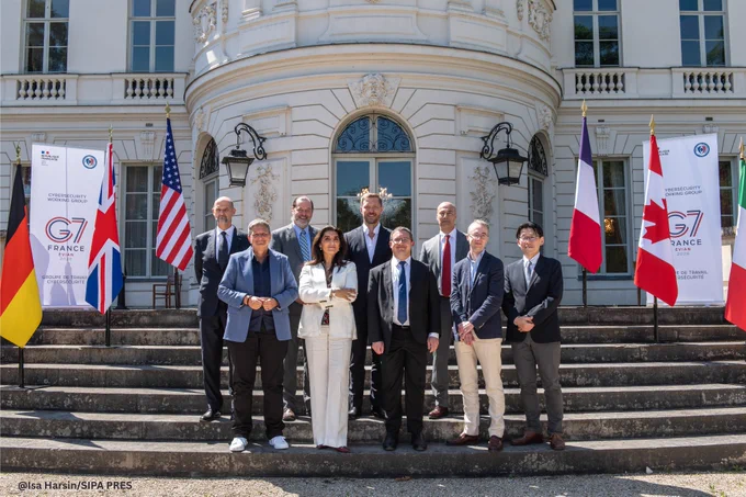G7 delegation heads gather in Paris