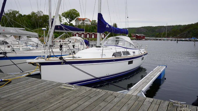 Hallberg-Rassy 340 Yacht for Sale – Luxury Sailing Yacht