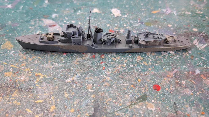 IBG Hunt class destroyer escort 1/700 scale model.