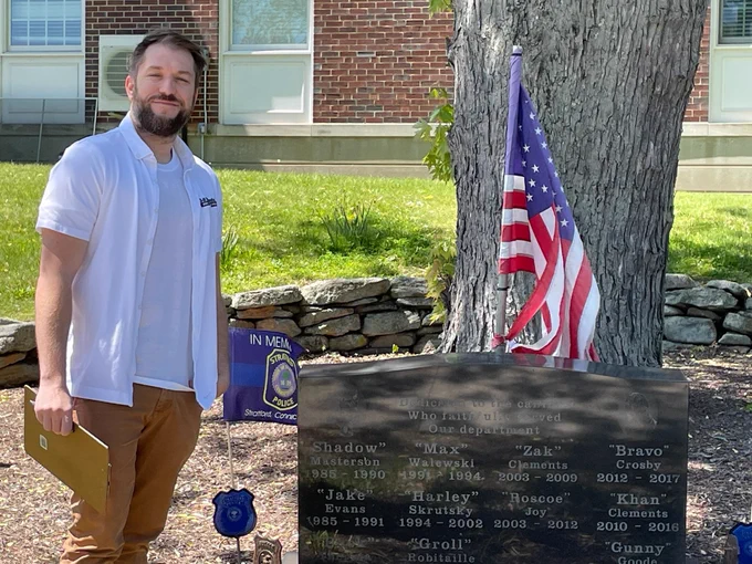 Bail Bondsman Jordan posting bail bonds at Stratford Police Connecticut