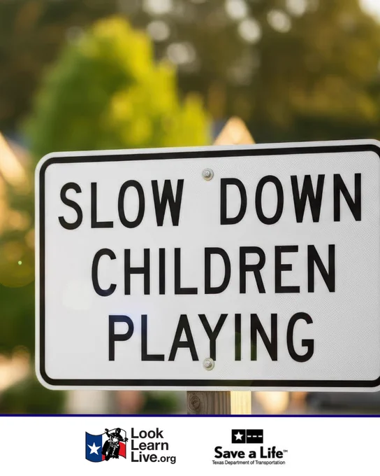 A sign that says slow down, children are playing. 