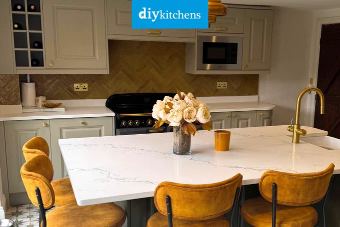 Innova Silsden Dakar & Bespoke Painted Traditional #kitchen
